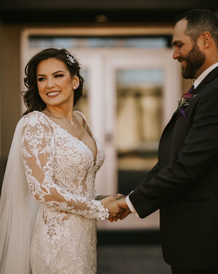 Newlywed couple at Courtyard by Marriott Mankato Hotel & Event Center